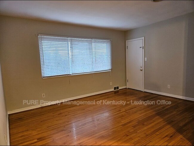 Building Photo - 115 Delmont Dr