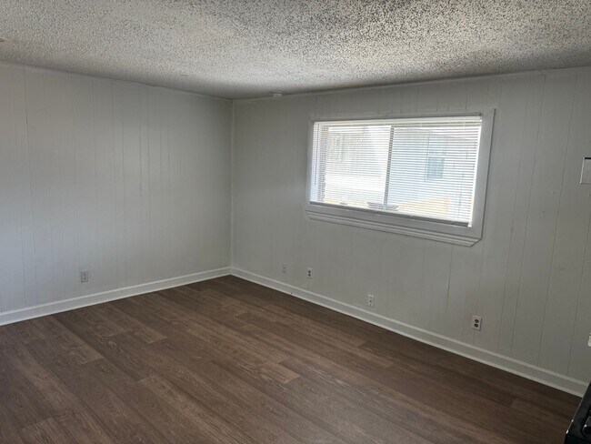 Building Photo - 5526 Stonewall St