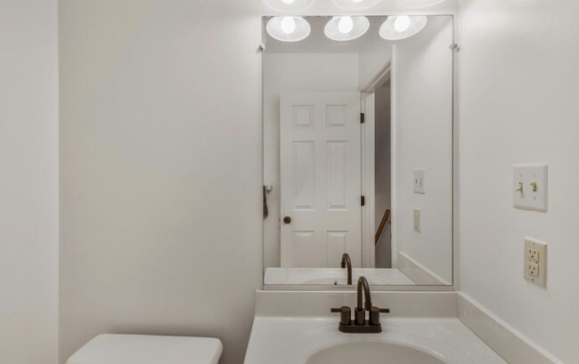 Building Photo - 4100 Ulster Rd