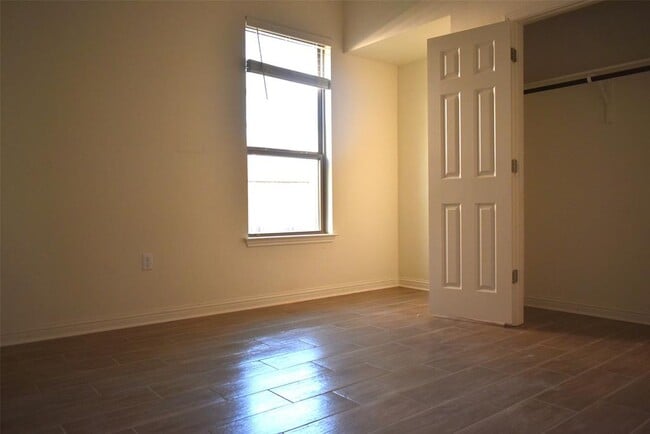 Building Photo - 6725 Denia Dr