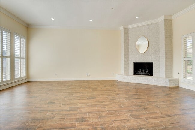 Building Photo - 15 Bendwood Dr