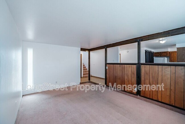 Building Photo - 1950 NW Hayes Ave