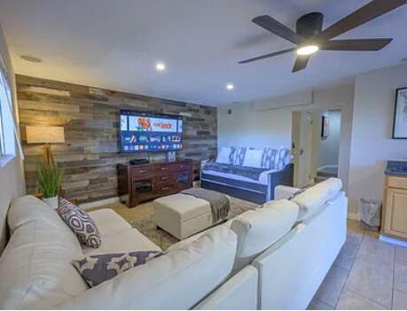 Building Photo - 4433 Date Ave