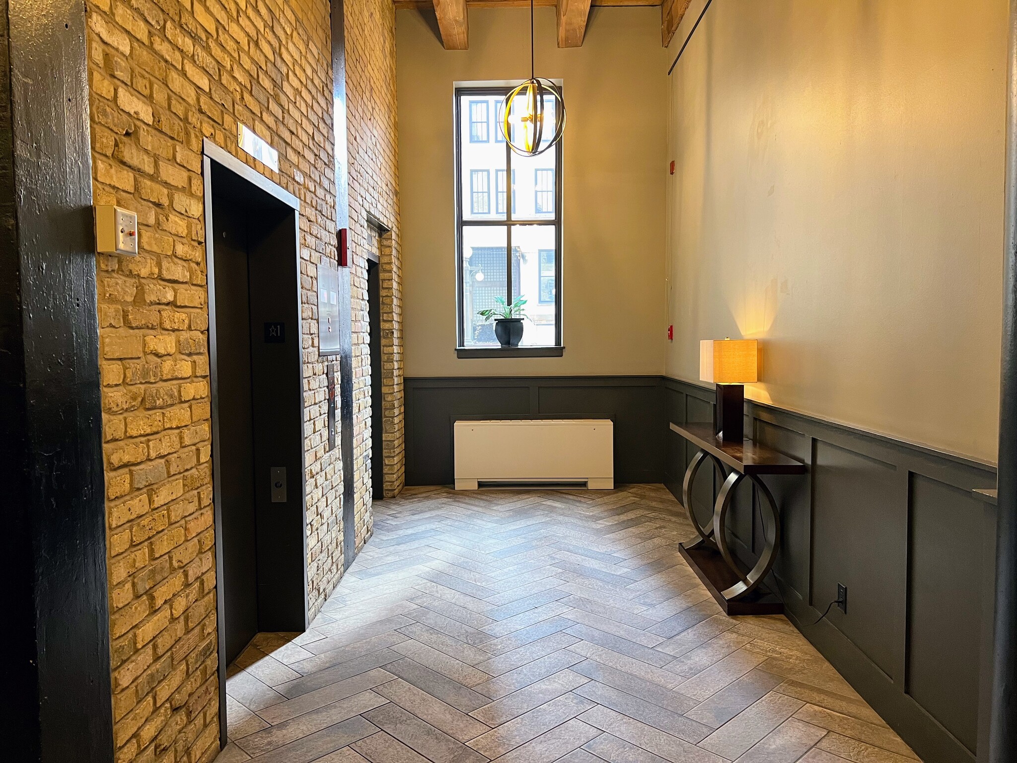 Building Elevators - 289 5th St E