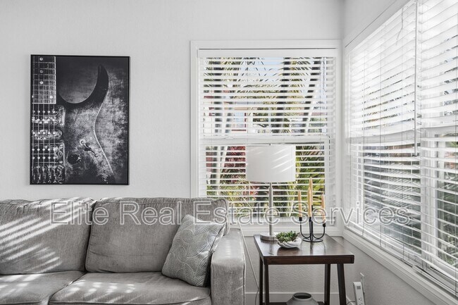 Building Photo - 2606 Juan St