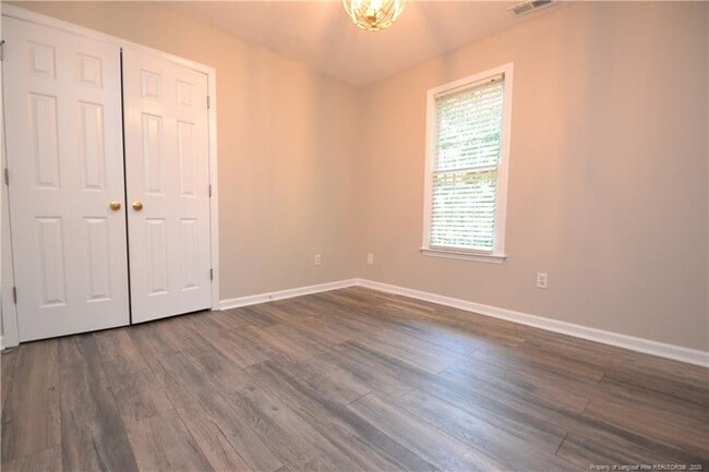 Building Photo - 4737 Sinclair Dr