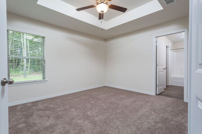Building Photo - 5664 Peach Dr