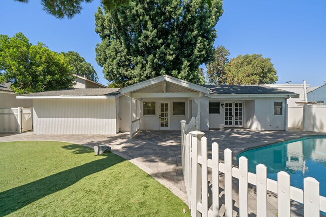 Building Photo - 15473 Lemay St