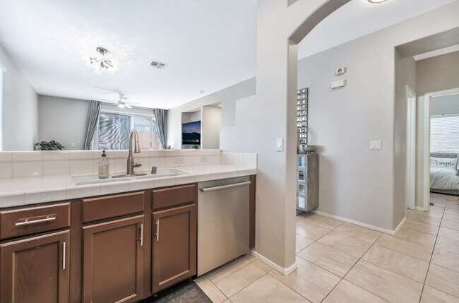 Building Photo - Single Story, 3 Bedroom, 2 Bath in Summerlin!