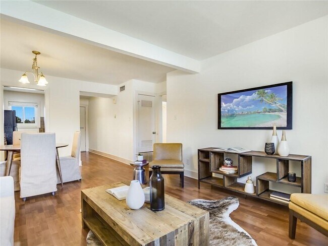 Building Photo - 3815 Guadalupe St