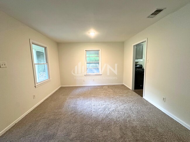 Building Photo - 1616 Gilda Cir