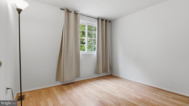 Building Photo - 7821 Fairborn Ct