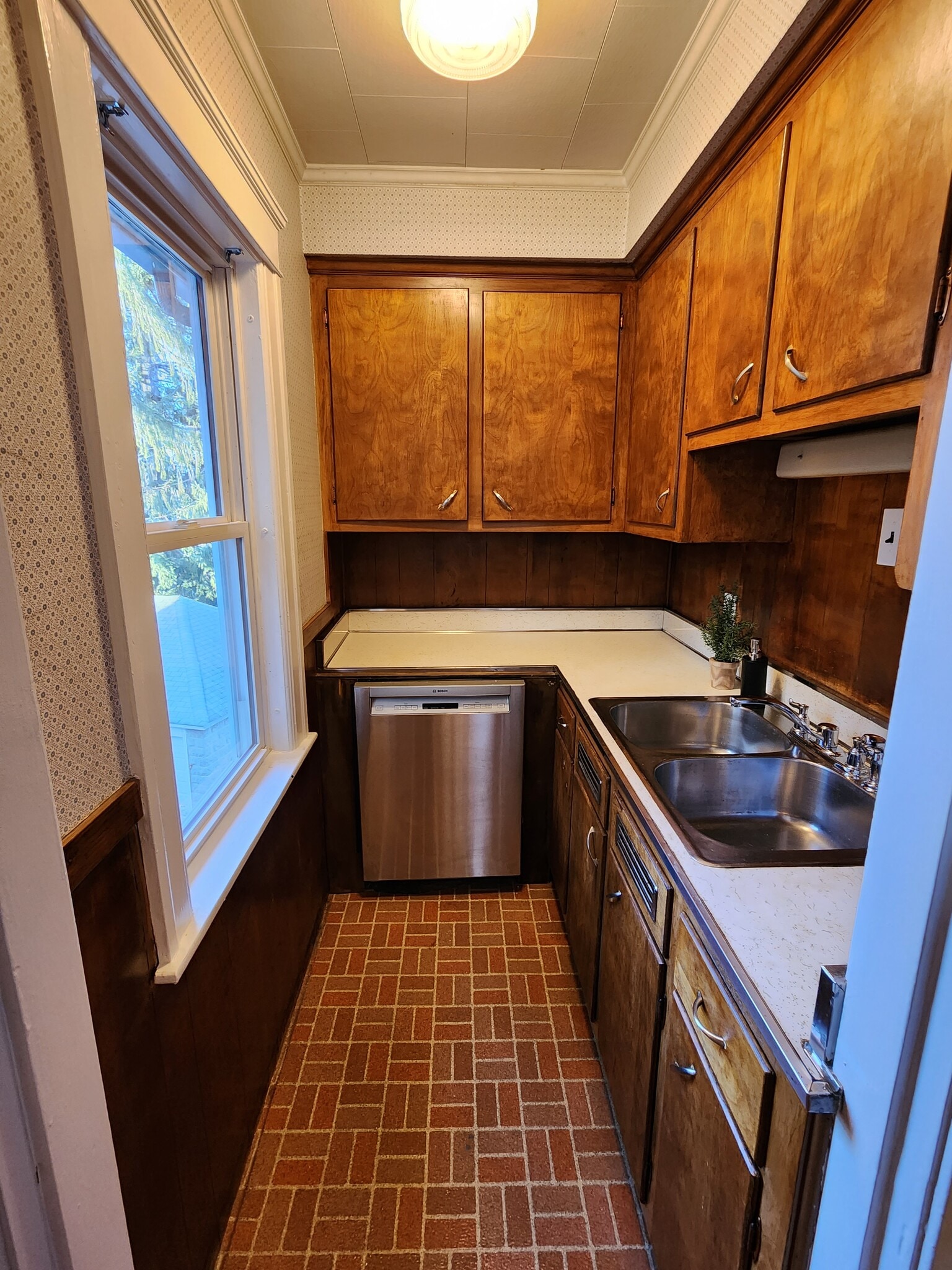 Building Photo - 87 Whitmarsh Ave