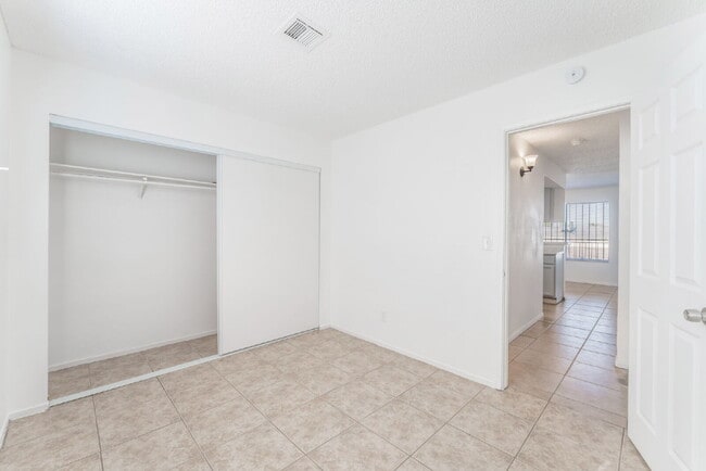 Building Photo - Downstairs unit B. One of a Kind Apartment with 2 bedrooms and 2 bathrooms with Laundry Room, Vie...