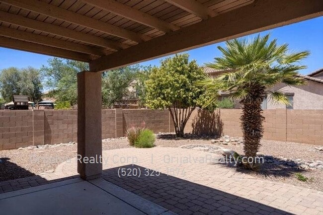 Building Photo - Rancho Sahuarita 3 BD, 2 BA House for Rent...