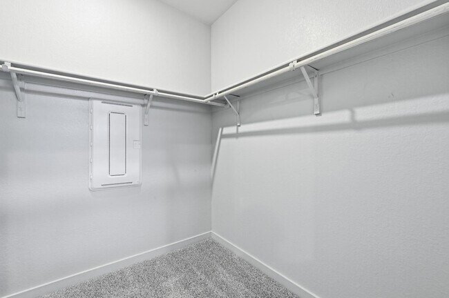 Building Photo - 526 Millbrook Blvd