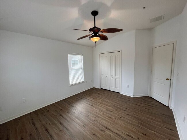 Building Photo - 6410 S Goldenrod Rd