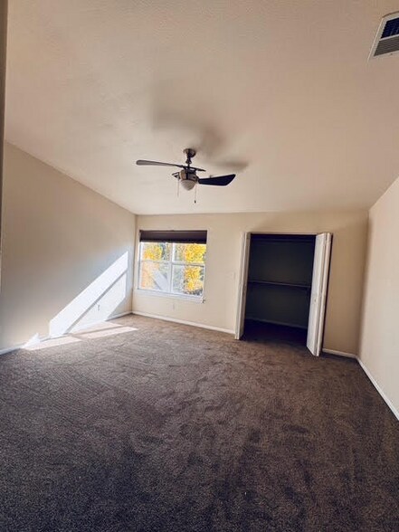 Building Photo - 1221 E Prospect Rd