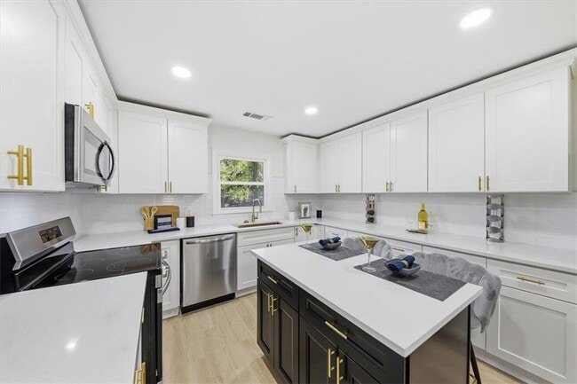 Building Photo - 3488 Richmond Dr SE