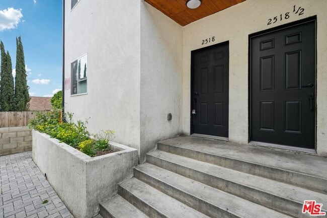 Building Photo - 2516 Malabar St