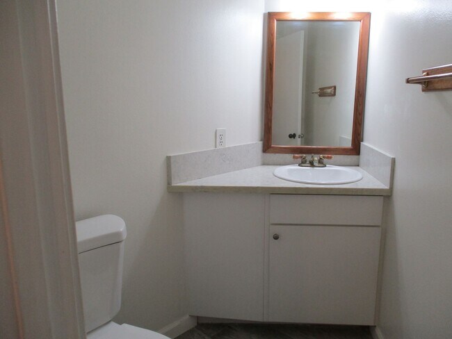 Building Photo - 1046 Opal St