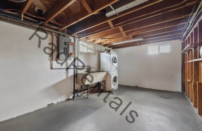 Building Photo - 2509 W Upton Ave