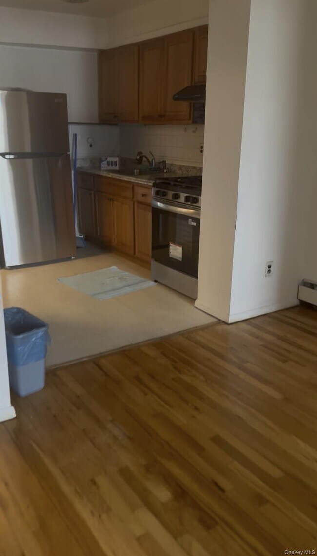 Building Photo - 94-28-94-53 53rd Ave