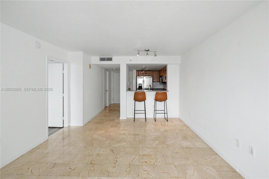 Building Photo - 2101 Brickell Ave