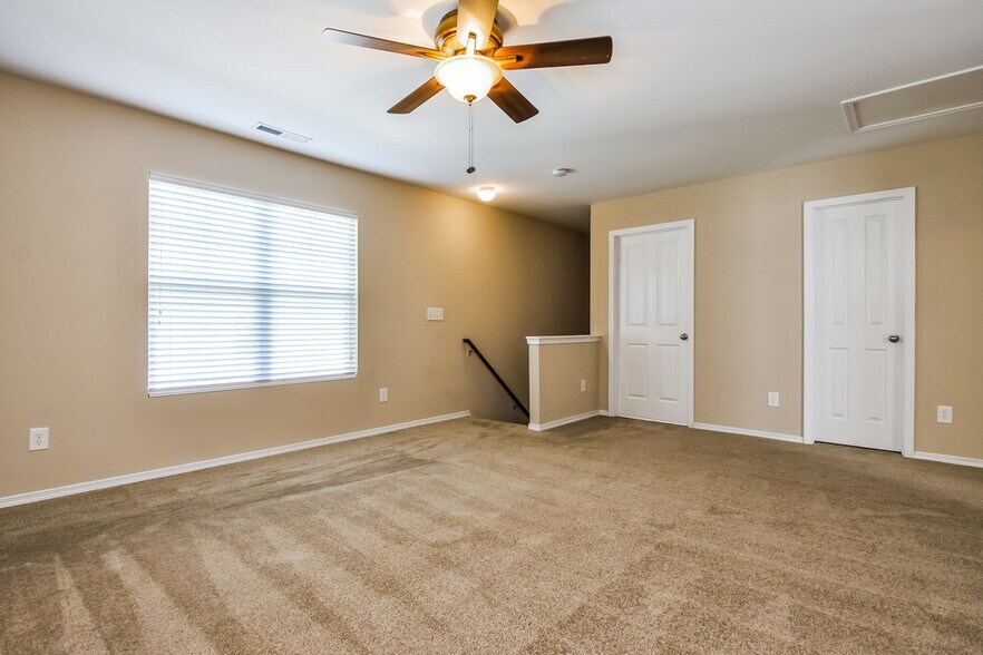 Building Photo - 3121 Varcroft Rd