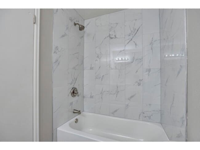 Building Photo - 3930 W Walsh Pl