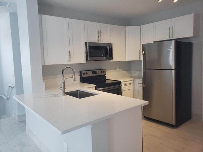 Building Photo - 1005 Belmont Pl