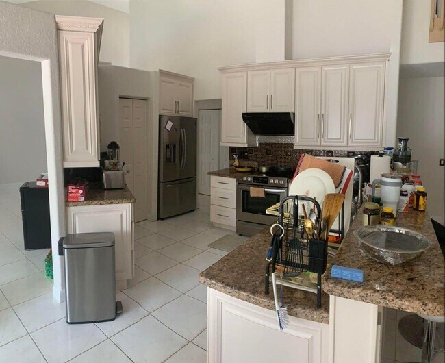 Building Photo - 6861 Cobia Cir