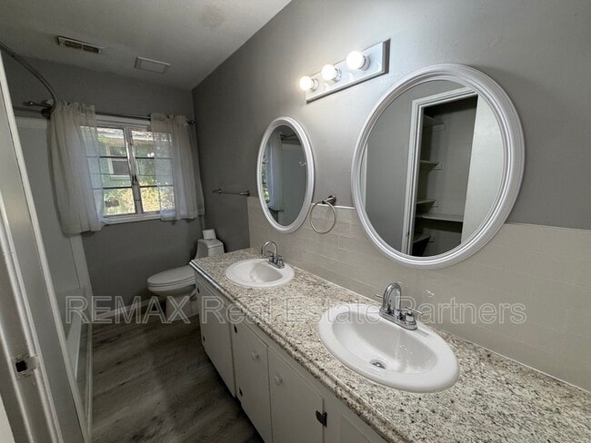 Building Photo - 419 S 36th Ave