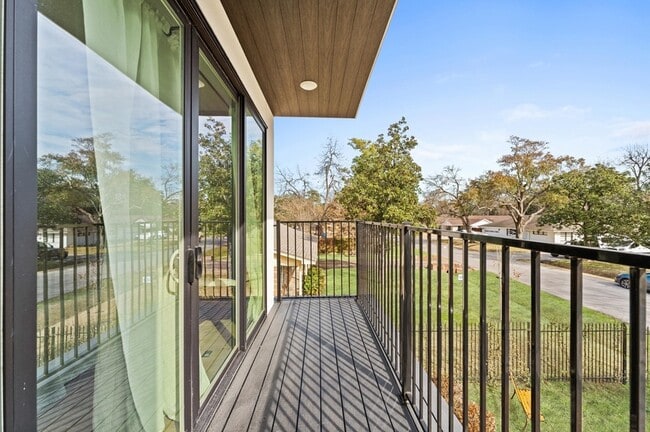 Building Photo - 1425 Adkins Rd
