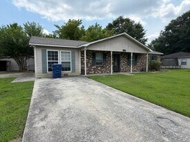 Building Photo - 1114 Terry Cir