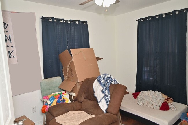 Building Photo - Handicap Accessible 2 Bed 1 Bath With Huge Yard In Burkburnett!