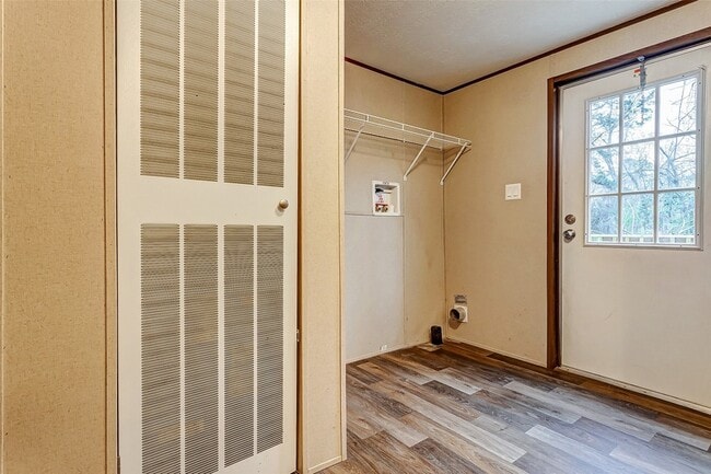 Building Photo - 10757 Doe Hill Dr