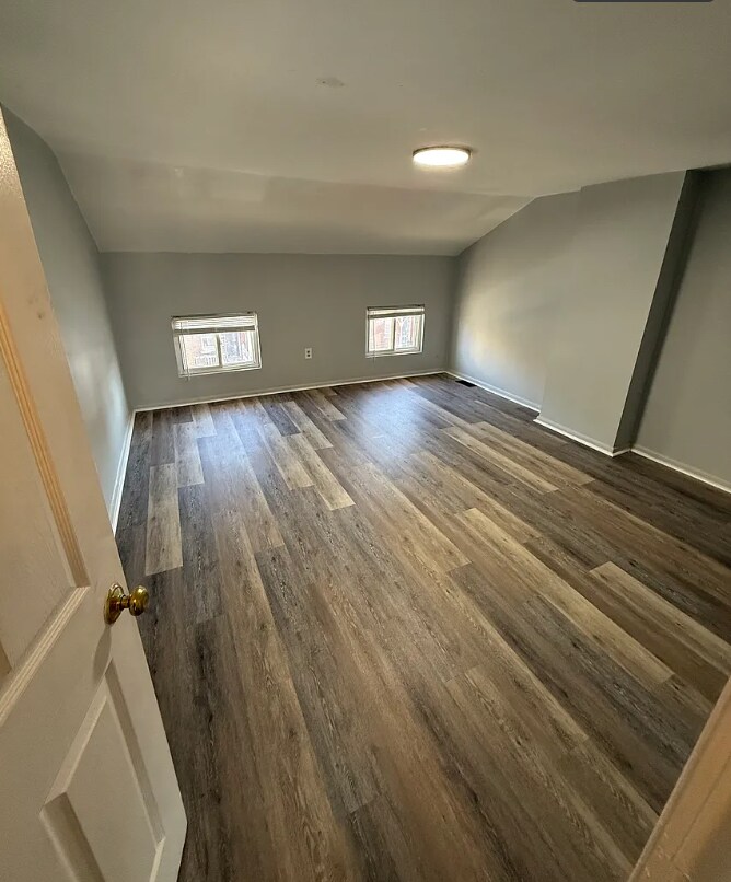 Building Photo - 1069 Powell St