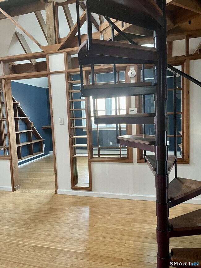 Building Photo - 3 Fox Run