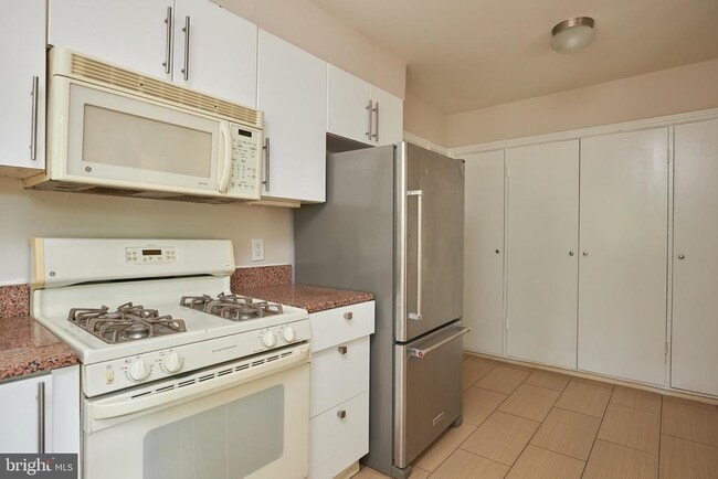 Building Photo - 5306 Albemarle St