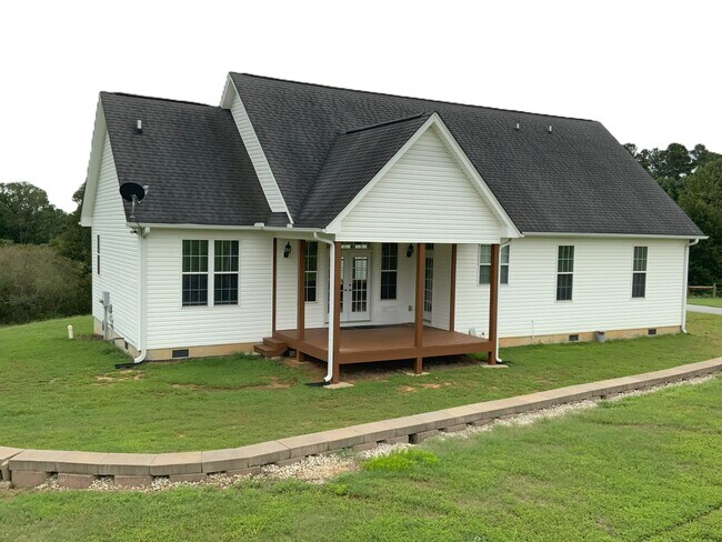 Building Photo - 135 Evans Rd