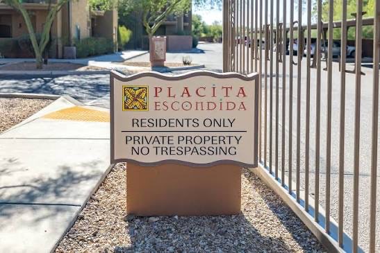 Building Photo - 2030 E River Rd