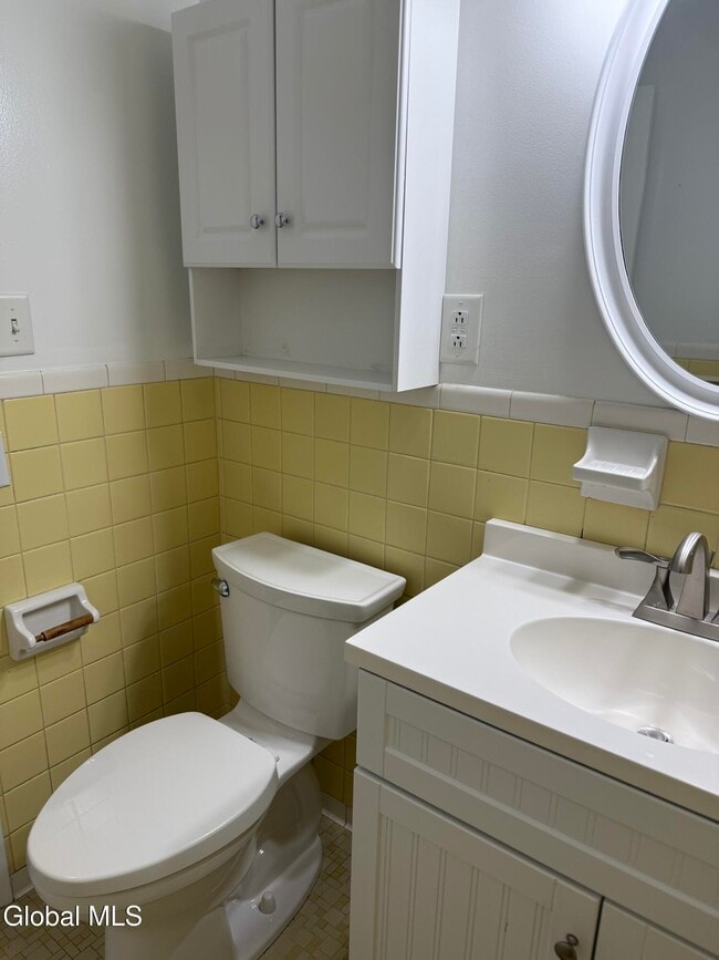 Building Photo - 7 Elgin St