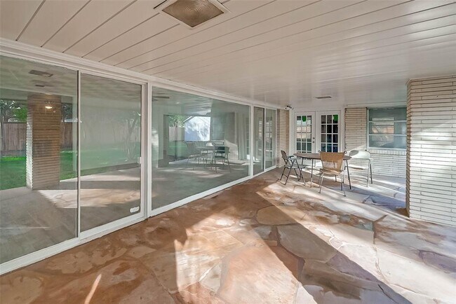 Building Photo - 2511 Maroneal St