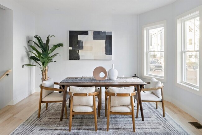 Building Photo - 315 Pearl St