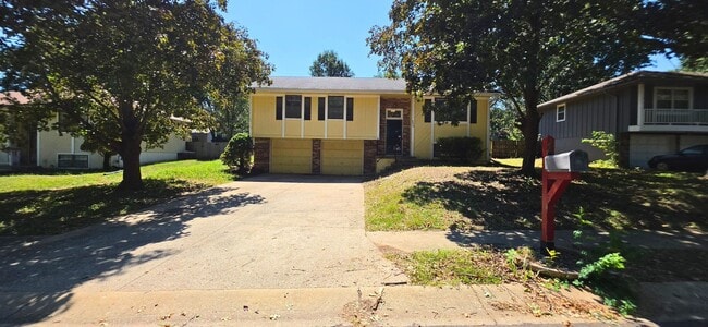 Building Photo - 500 SE Sherri Ln