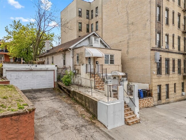 Building Photo - 4306 Matilda Ave