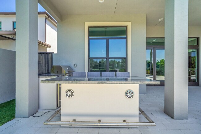 Building Photo - 9081 Chauvet Wy