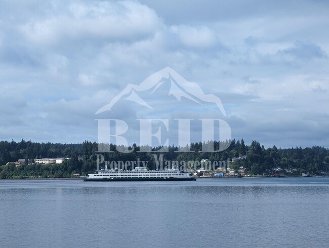 Building Photo - 305/307 Shore