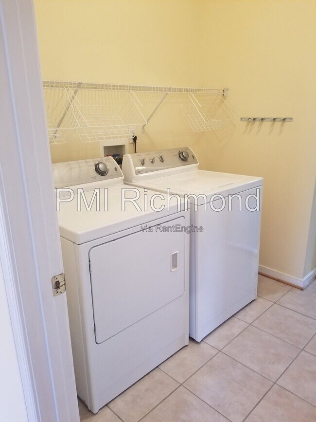 Building Photo - 14636 Sailboat Cir